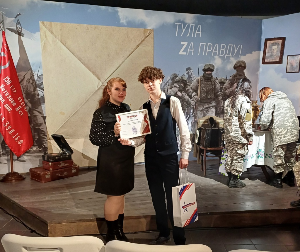 pmvjArlAz18.jpg